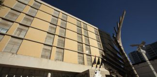 Paço Municipal em São Carlos: concurso público aberto/Maurício Duch