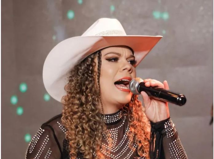 Nayara Amaral se apresentará em Barretos Nayara Amaral se apresentará em Barretos