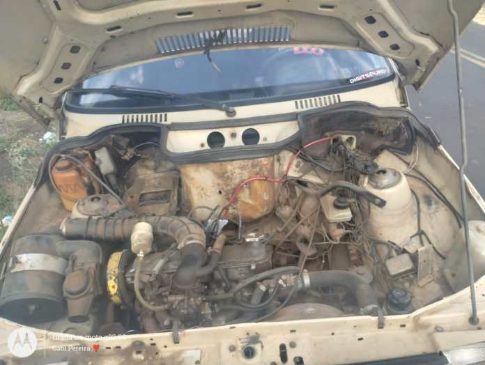 Ladrões depenaram o Fiat Uno Ladrões depenaram o Fiat Uno