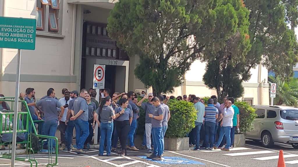 Pulverização aérea de agrotóxicos em discussão