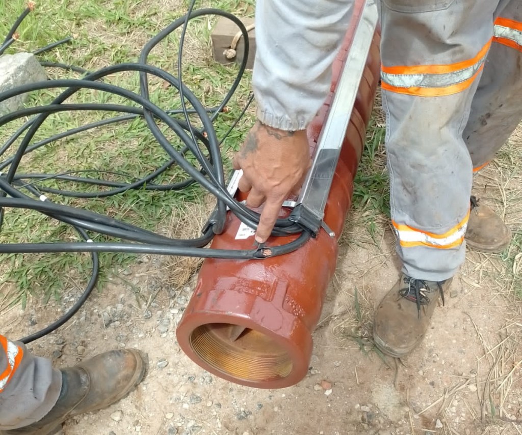 Falta água na Vila Nery e bomba é trocada
