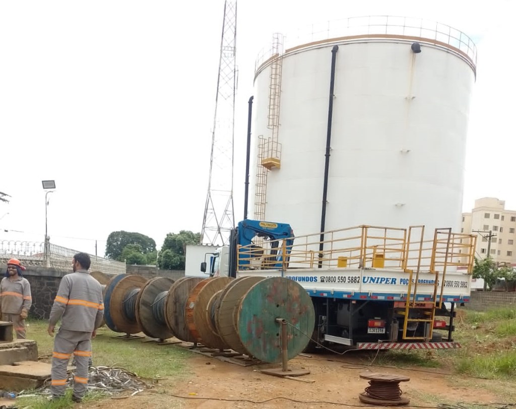 Falta água na Vila Nery e bomba é trocada