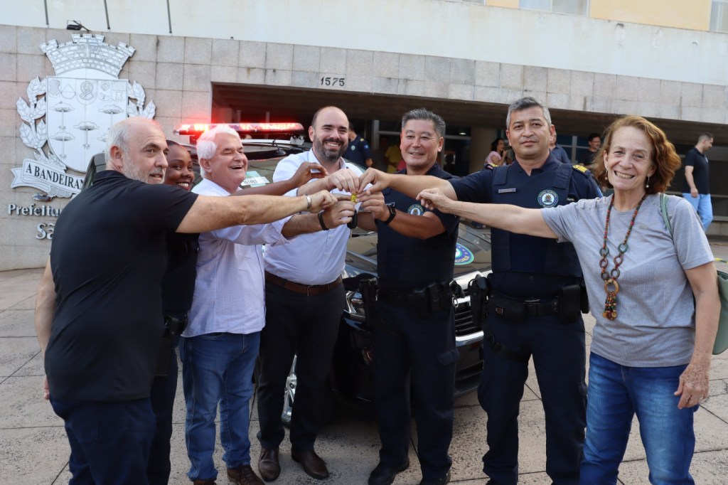 Viatura para cumprimento da Lei Maria da Penha foi entregue ontem
