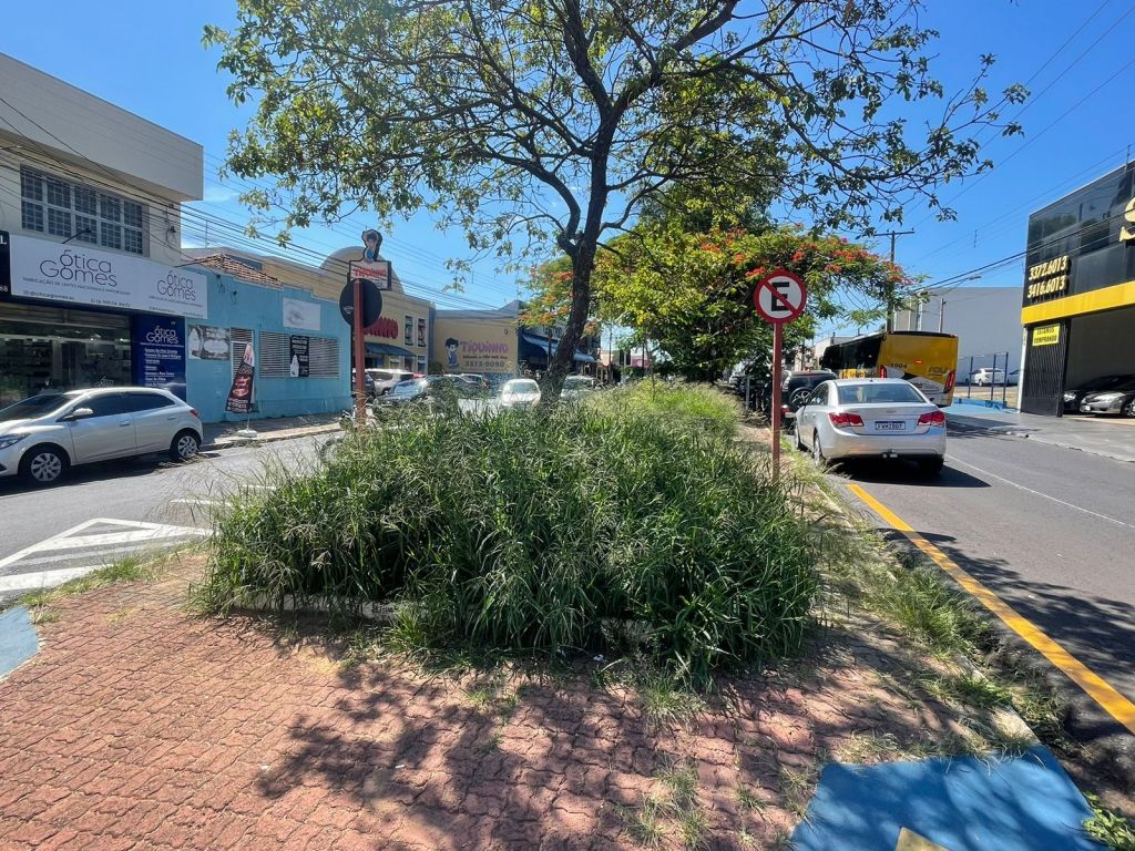 Sujeira na Rua Larga