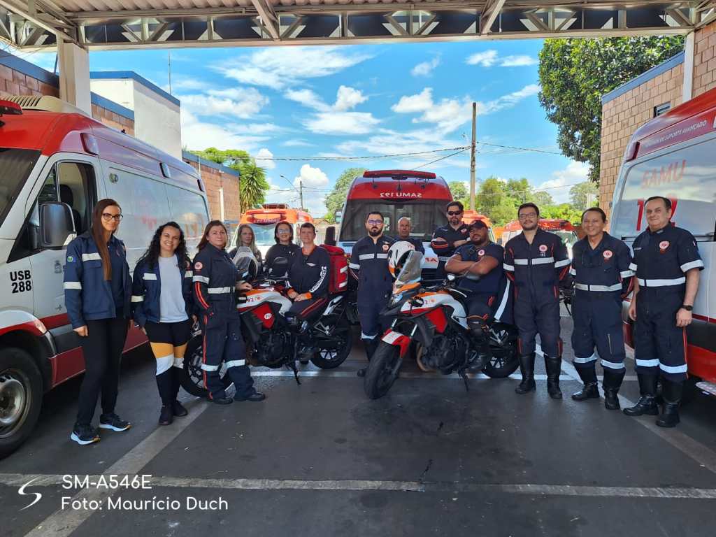 Larissa Amaru trabalha com a equipe do SAMU
