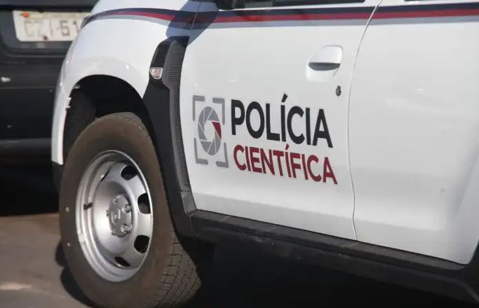 Homem leva tiro na nuca Homem leva tiro na nuca