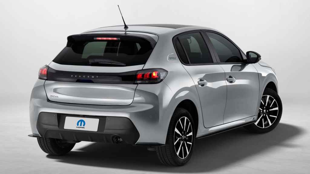 Peugeot 208 com acessórios Mopar - Foto: Mopar