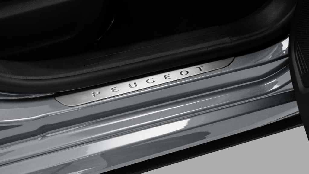 Peugeot 208 com acessórios Mopar - Foto: Mopar