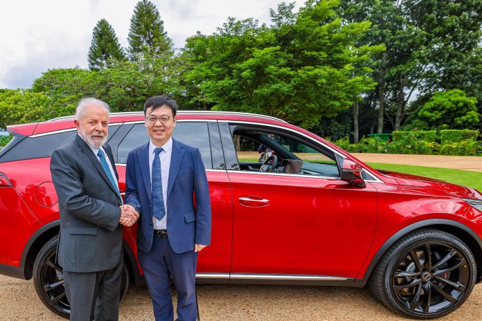 BYD oferece SUV elétrico ao presidente Lula