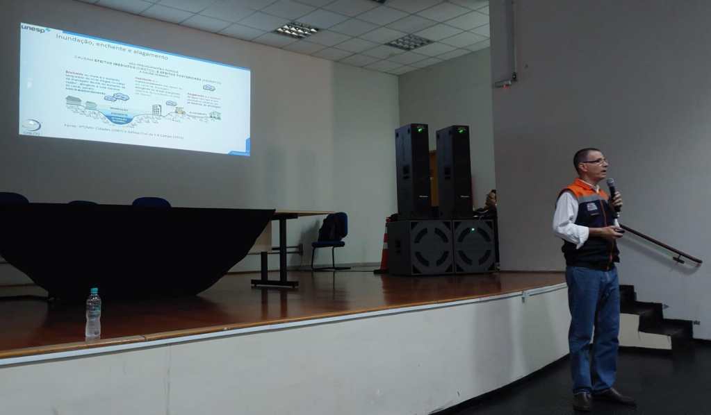 Os temas apresentados durante o encontro foram desde a previsão meteorológica para o período, estrutura da Coordenadoria de Proteção e Defesa Civil Paulista – CEPEDEC, em Logística Humanitária, Situação de Anormalidade, Assistência Social na Emergência e Mapa Comunitário de Risco.