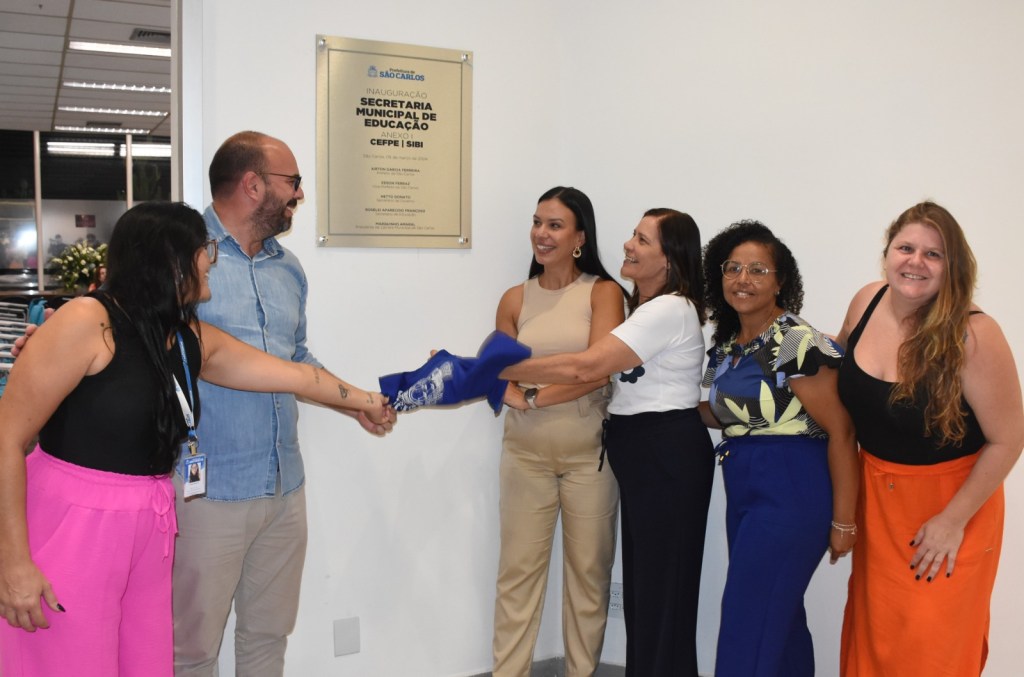 O CePFE foi criado em novembro de 2017, com o objetivo de subsidiar a gestão educacional nos aspectos teóricos e práticos, por meio da formação continuada, permanente e sistemática dos profissionais da educação via cursos, oficinas, jornadas, círculos de estudo, palestras, seminários, simpósios, estágios, projetos, exposições, mostras, entre outras ações.