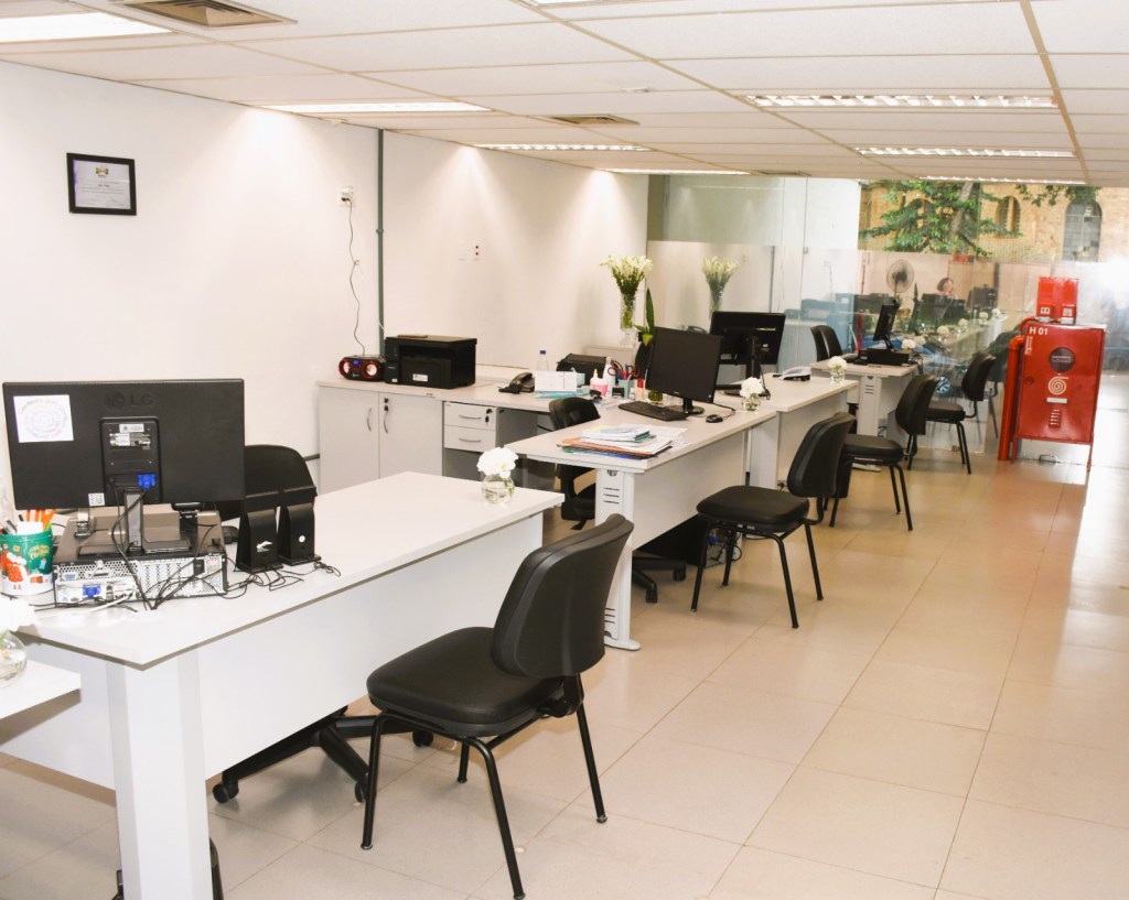 O CePFE foi criado em novembro de 2017, com o objetivo de subsidiar a gestão educacional nos aspectos teóricos e práticos, por meio da formação continuada, permanente e sistemática dos profissionais da educação via cursos, oficinas, jornadas, círculos de estudo, palestras, seminários, simpósios, estágios, projetos, exposições, mostras, entre outras ações.