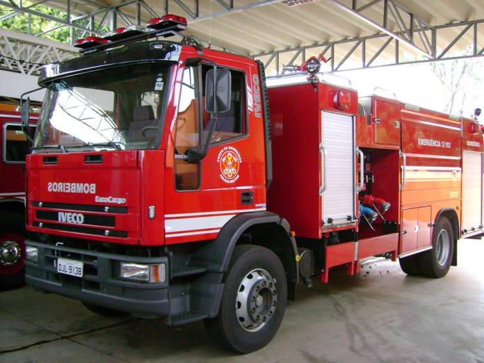 Auto bomba foi até o local do afogamento Auto bomba foi até o local do afogamento