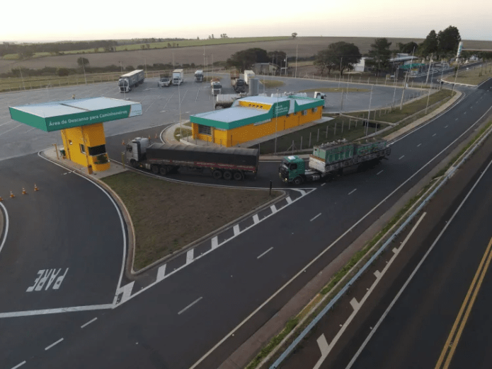 Área de descanso na rodovia Área de descanso na rodovia