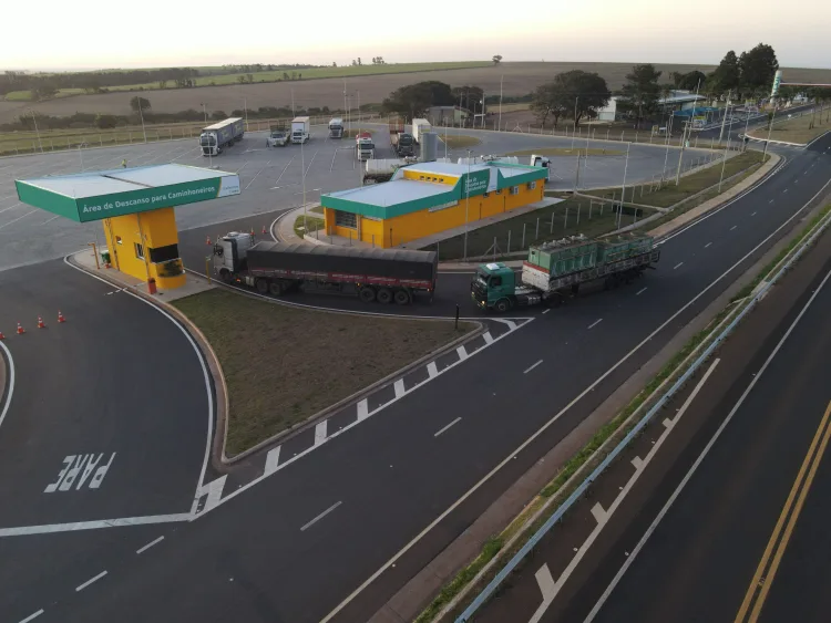 Área de descanso na rodovia