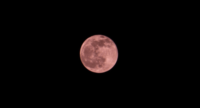 Lua Cheia de Morango nesta sexta Lua Cheia de Morango nesta sexta