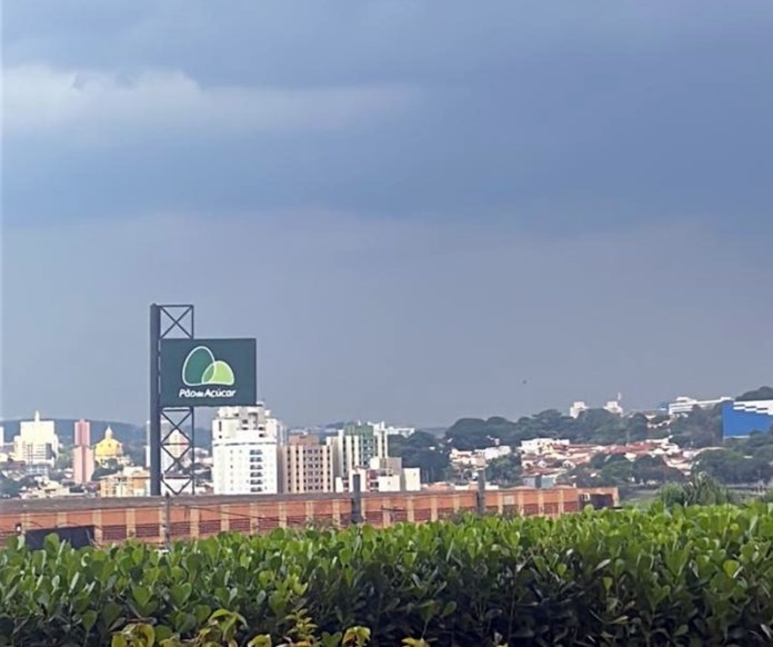 Veranico deve chegar ao fim e chuva pode aparecer Veranico deve chegar ao fim e chuva pode aparecer