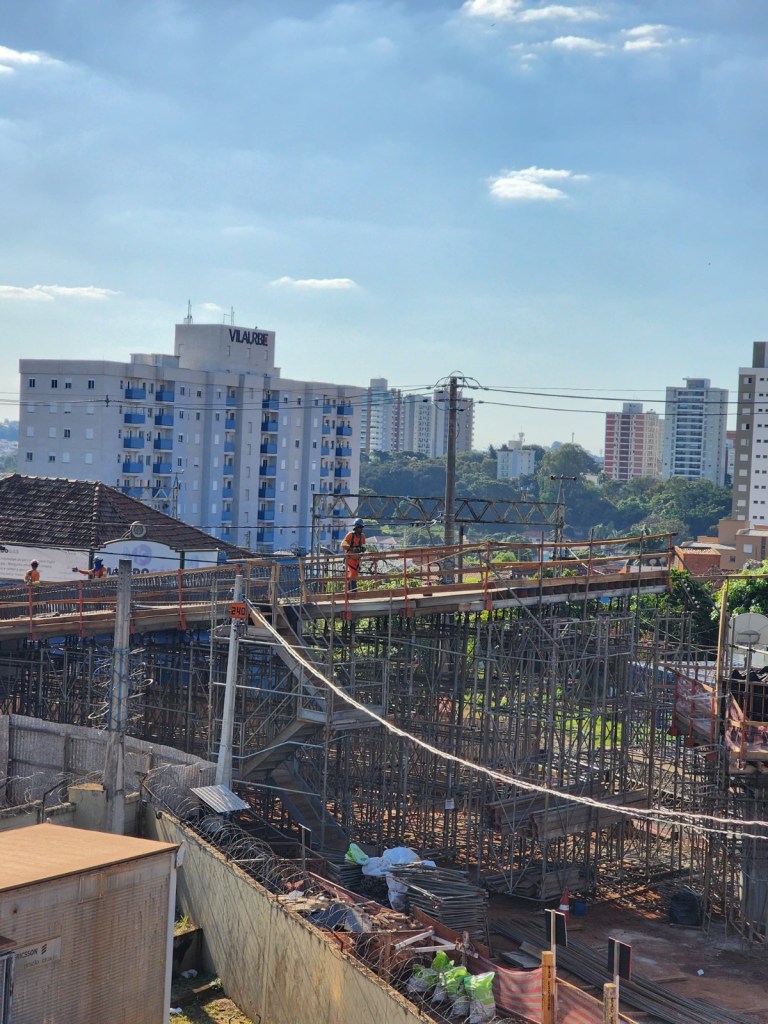 Viaduto 4 de Novembro passa por obras