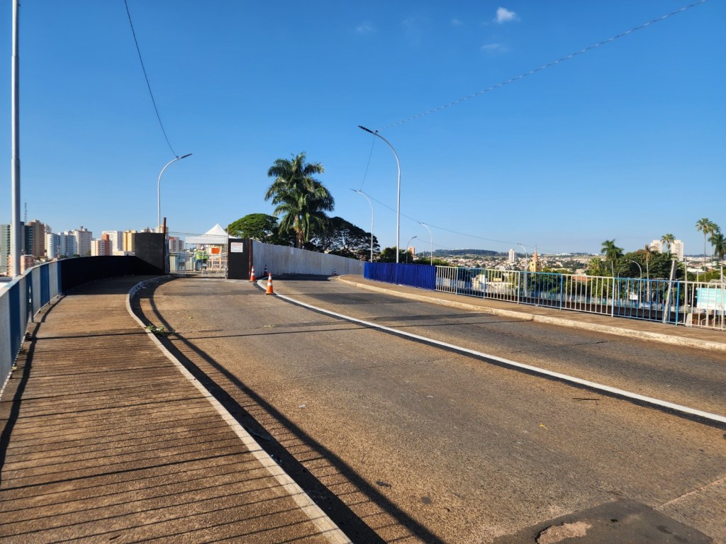 Viaduto 4 de Novembro passa por obras