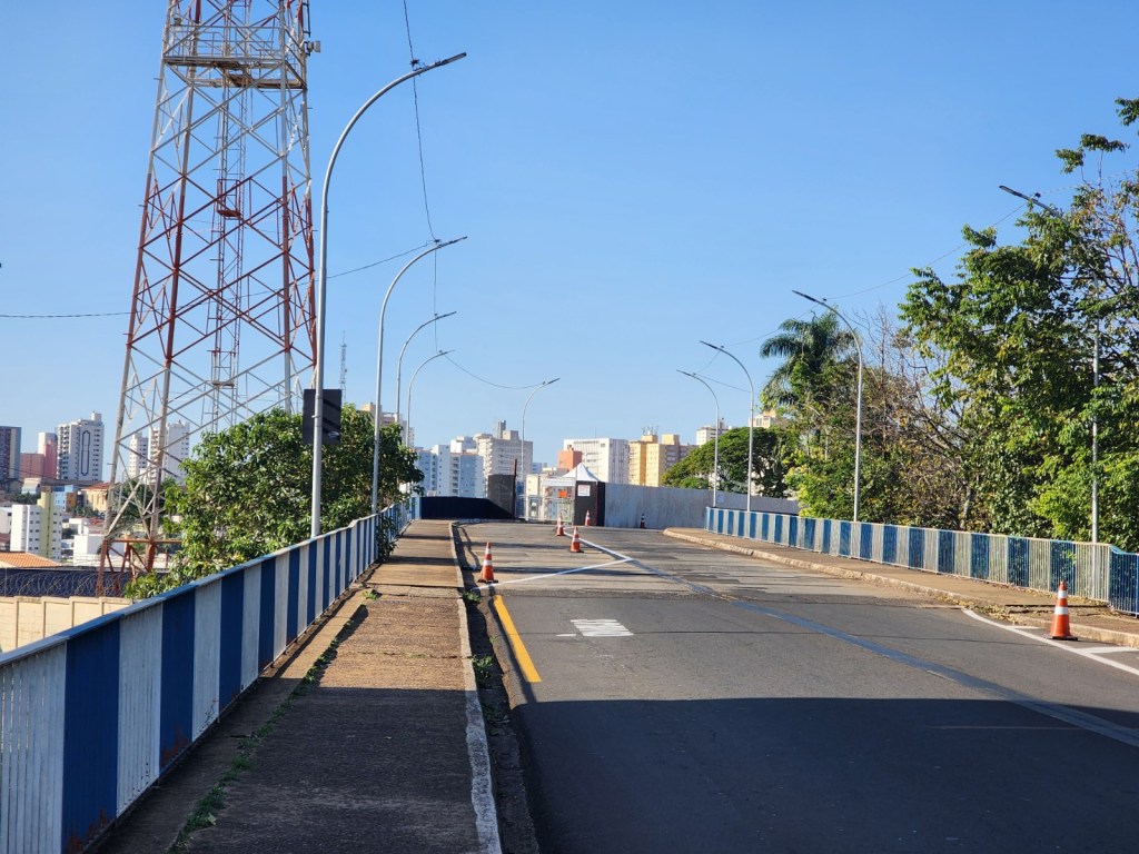 Viaduto 4 de Novembro passa por obras
