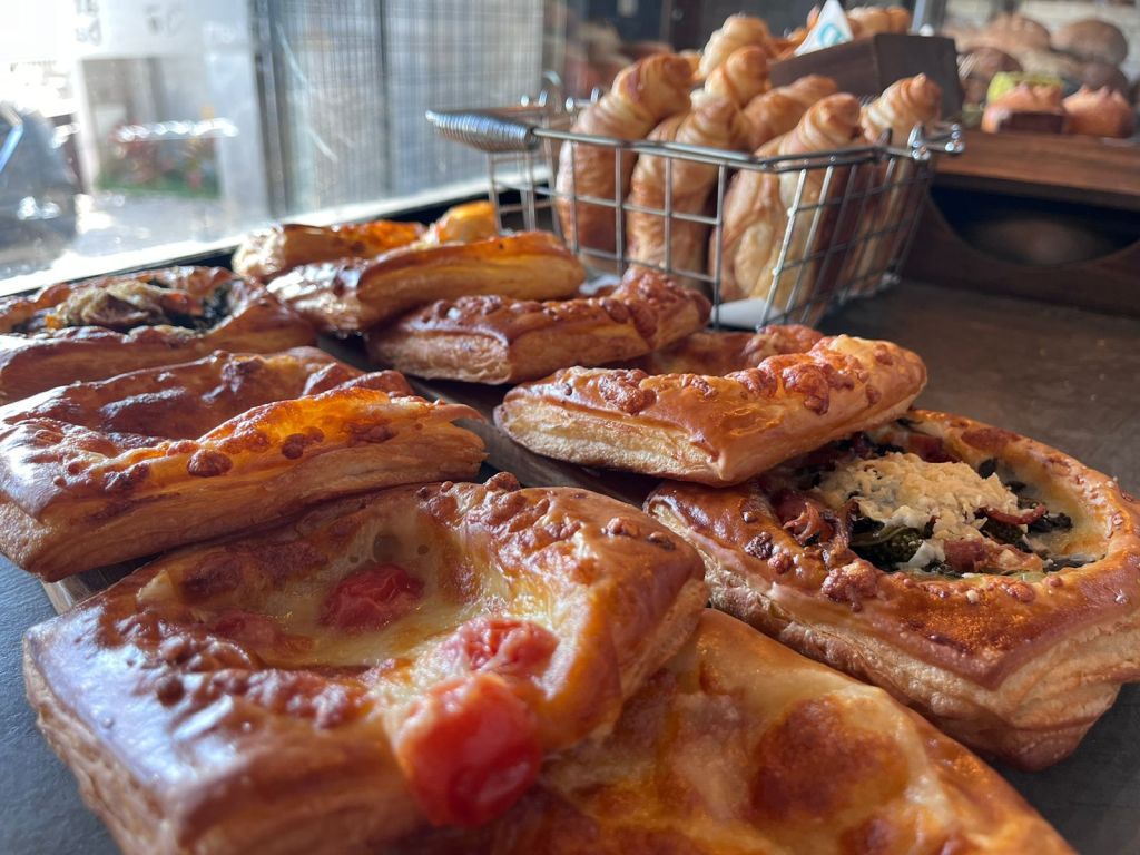 A padaria Art Bakery tem a excelência na arte de fazer pães e doces