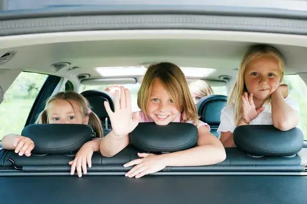 5 dicas essenciais para viajar de carro com os filhos nas férias escolares