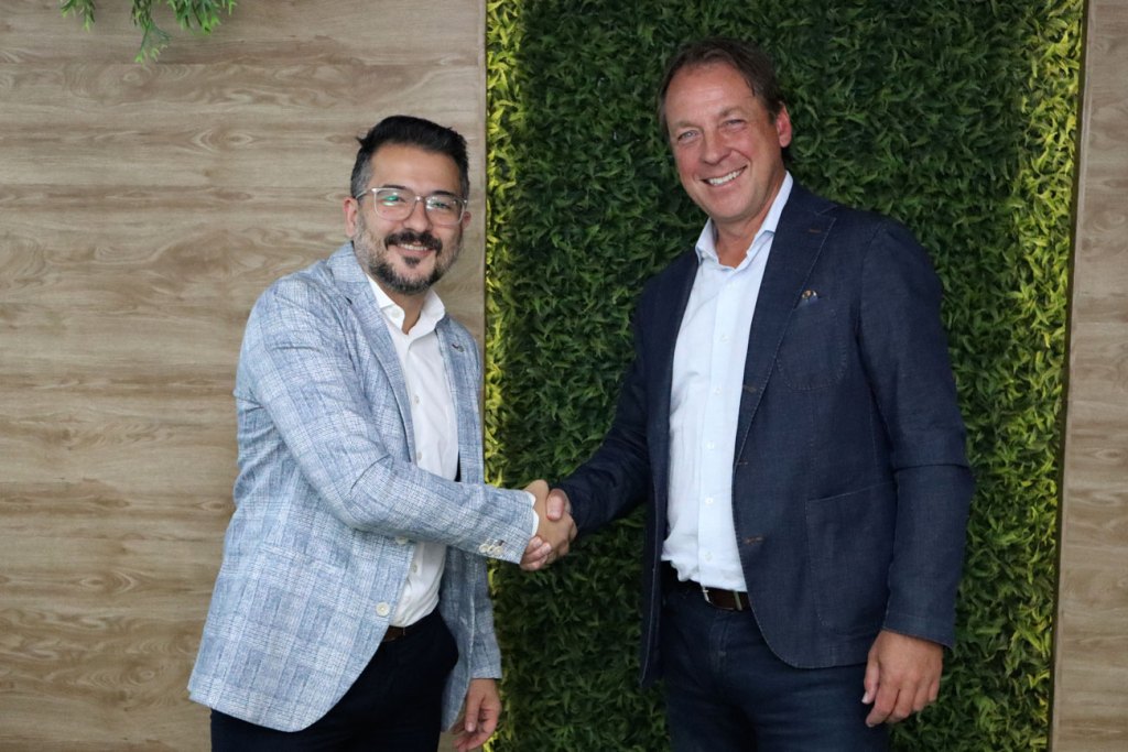 Na tarde da última quarta-feira (dia 10), o CEO da Marlabs, Thomas Collins, e o diretor geral da companhia no Brasil, Marcos Chiodi, estiveram reunidos na sede da operação brasileira na cidade de São Carlos/SP para a apresentação da mudança de marca.