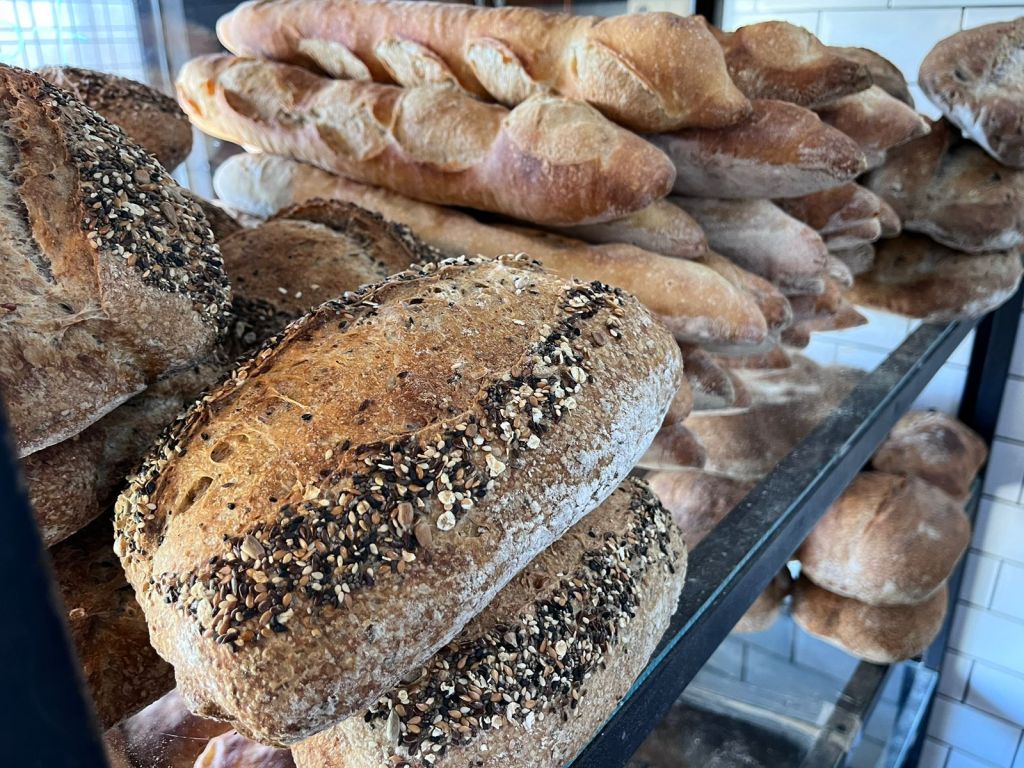 A padaria Art Bakery tem a excelência na arte de fazer pães e doces