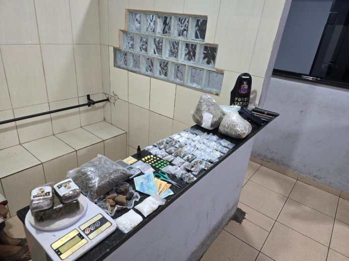 PM apreendeu drogas no Tangará PM apreendeu drogas no Tangará