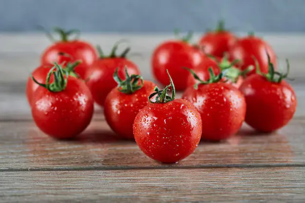 Como cultivar tomates cereja em casa e fazer as melhores receitas