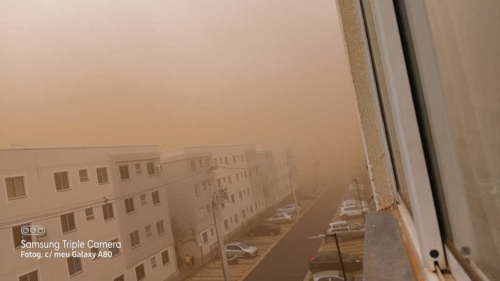 Tempestade de areia e poeira no Embaré