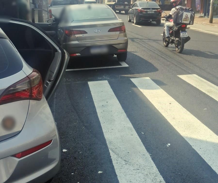 Colisão na avenida São Carlos