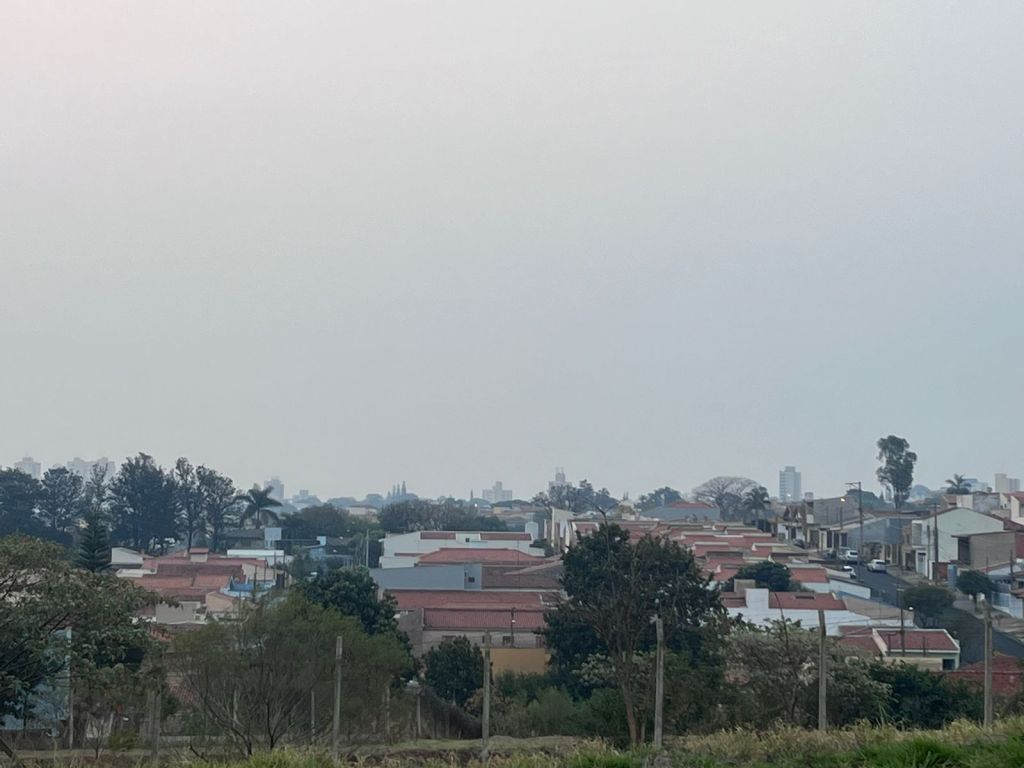 Fumaça cobriu a cidade