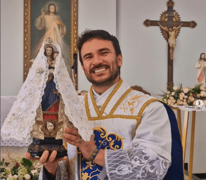 Padre morre em acidente de moto na BR-230, no Pará Padre morre em acidente de moto na BR-230, no Pará