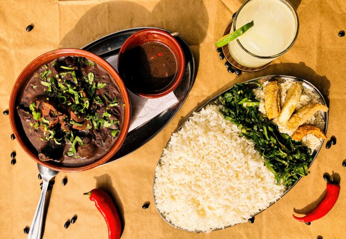 FEIJOADA Feijoada é tradição