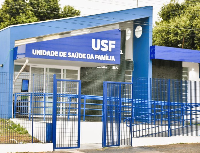 Na maioria das unidades reformadas está sendo viabilizada a troca de telhas para correção dos pontos de infiltração, troca e instalação de calhas, rufos e condutores, feita a remodelagem das salas, garantindo luminosidade e ventilação adequada Na maioria das unidades reformadas está sendo viabilizada a troca de telhas para correção dos pontos de infiltração, troca e instalação de calhas, rufos e condutores, feita a remodelagem das salas, garantindo luminosidade e ventilação adequada