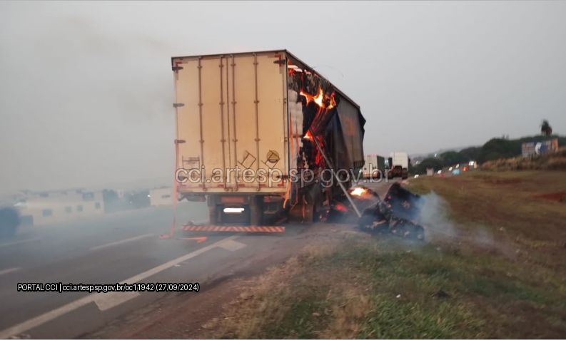 Caminhão pegou fogo