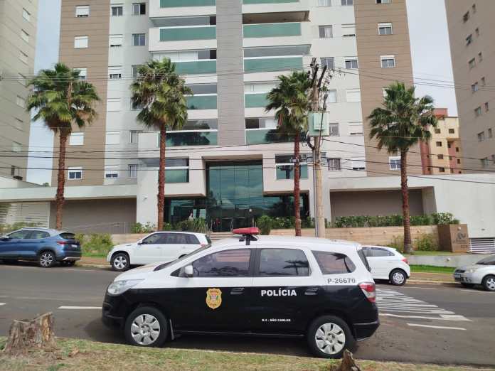 Polícia Civil e Militar estão no local