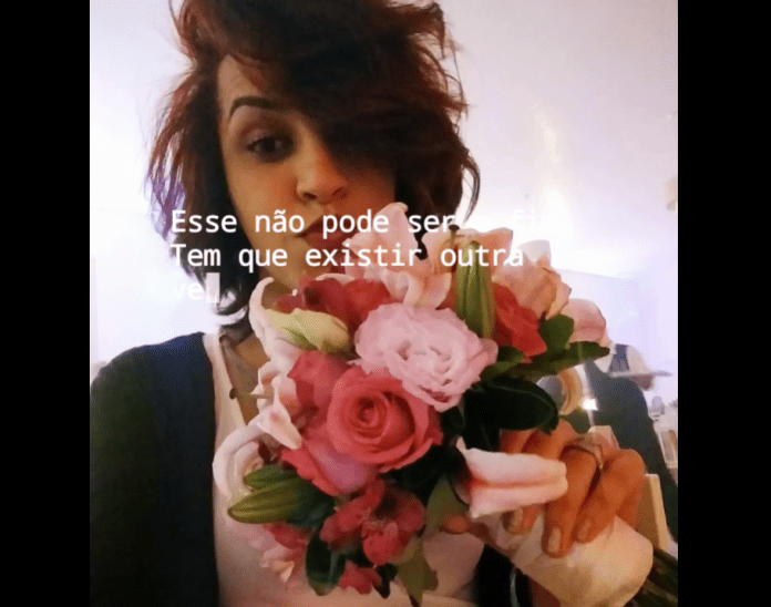 Naira recebeu homenagens Naira recebeu homenagens