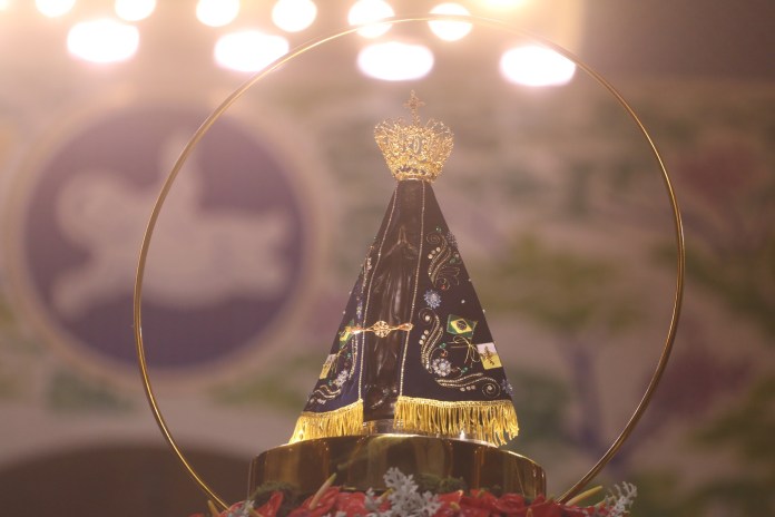 nossa senhora aparecida Nossa Senhora Aparecida: Fé, Tradição e o Feriado Nacional de 12 de Outubro
