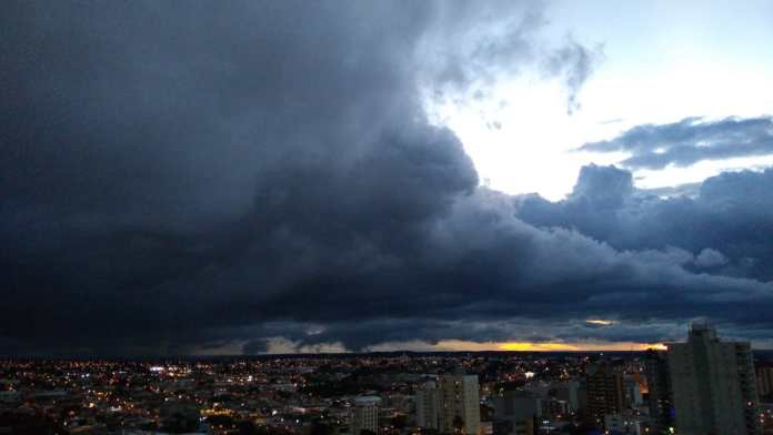 Como será o clima em novembro? Como será o clima em novembro?