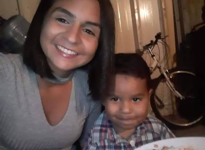 Mãe tentou salvar seu filho Mãe tentou salvar seu filho