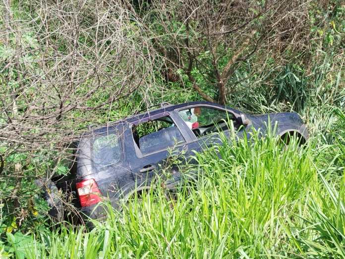 Automóvel despencou Automóvel despencou