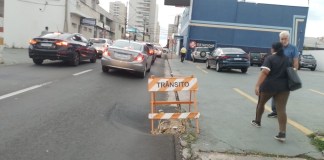 Cruzamento do Centro de São Carlos está interditado