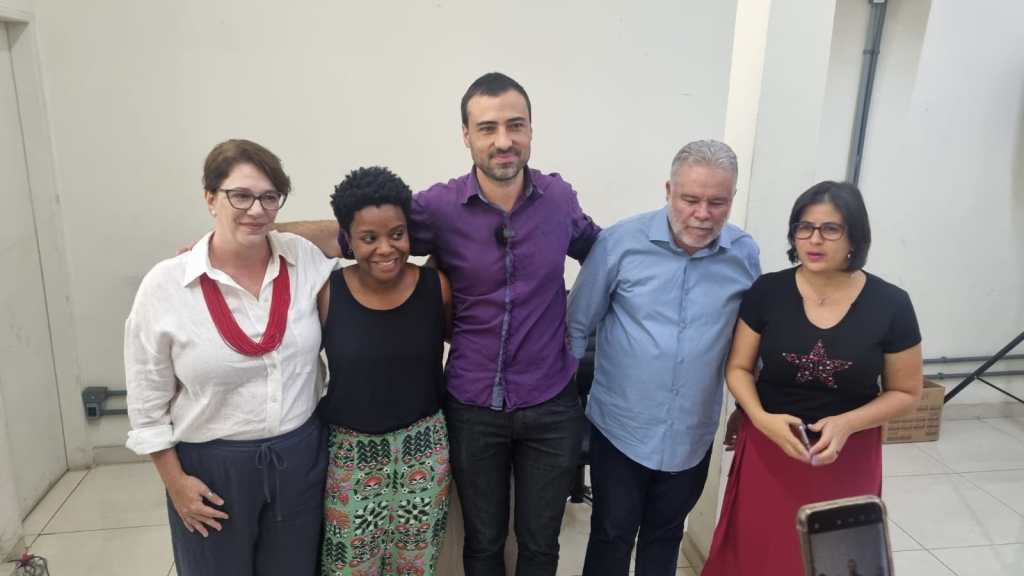 Bancada lança chapa