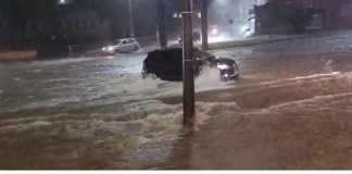 ATENÇÃO! Alagamento na Riachuelo com a Conde do Pinhal