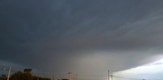 O arco-íris foi embora, agora as nuvens carregadas