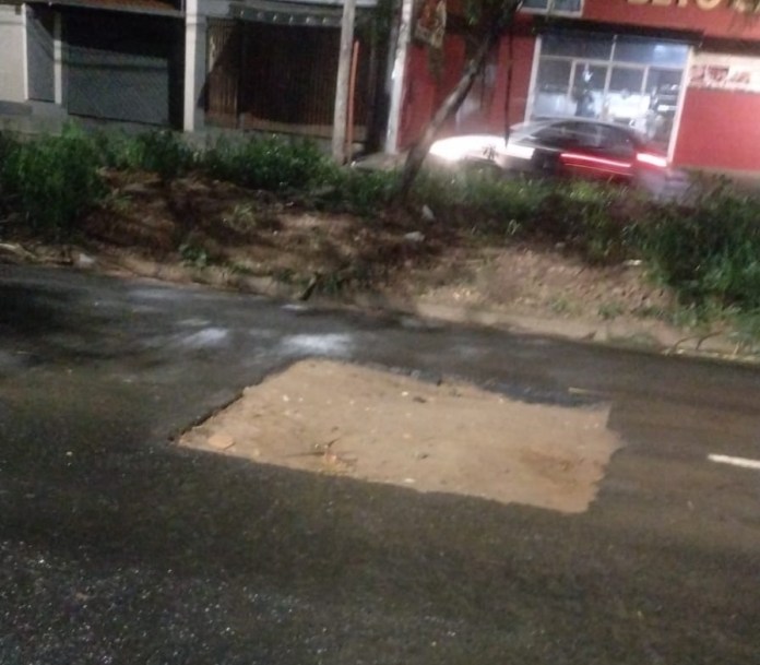 Entregadora sofreu queda Entregadora sofreu queda