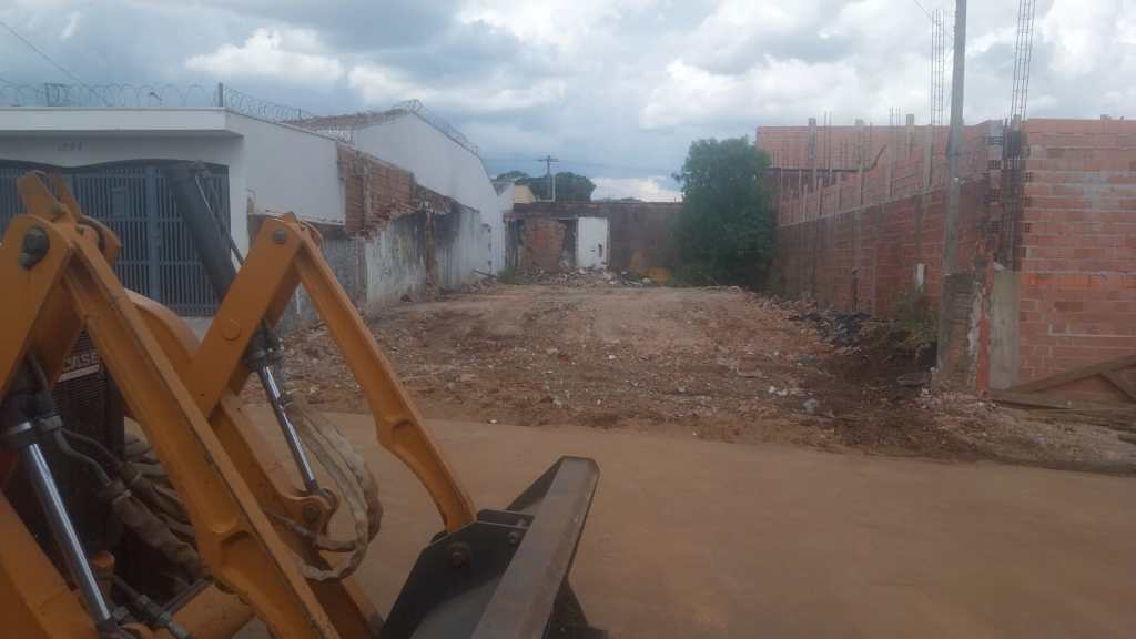 Casa abandonada foi demolida