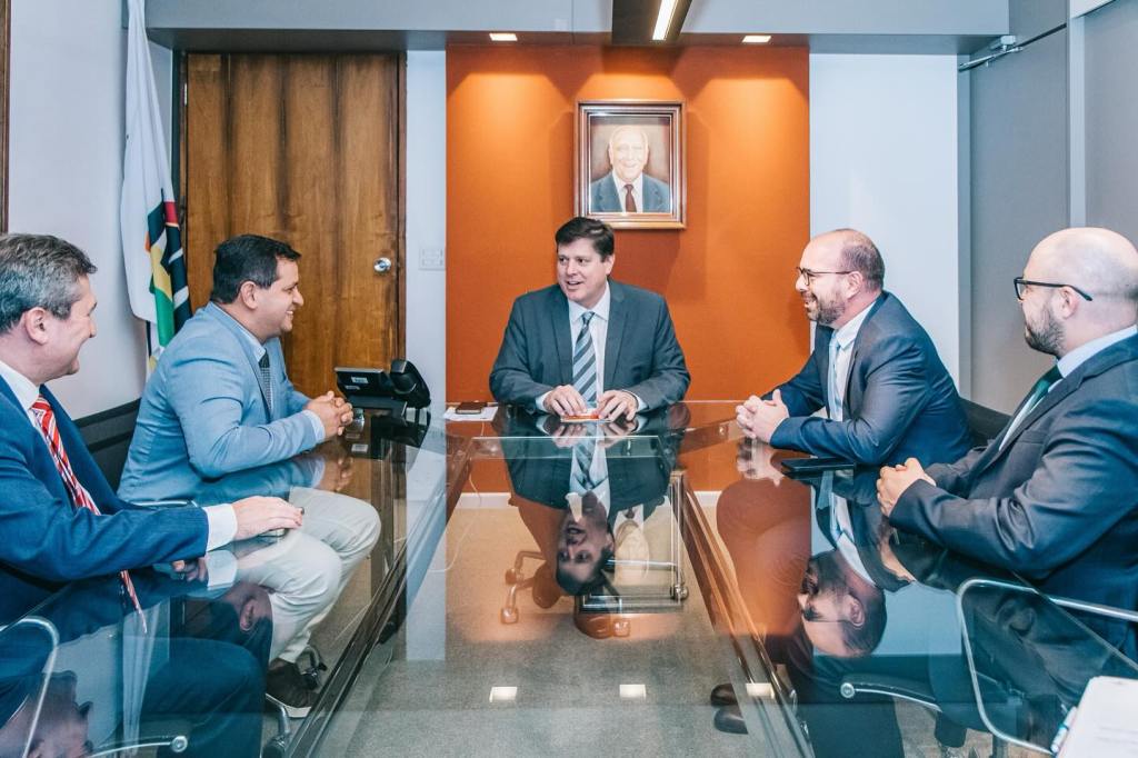 Netto Donato com Baleia Rossi